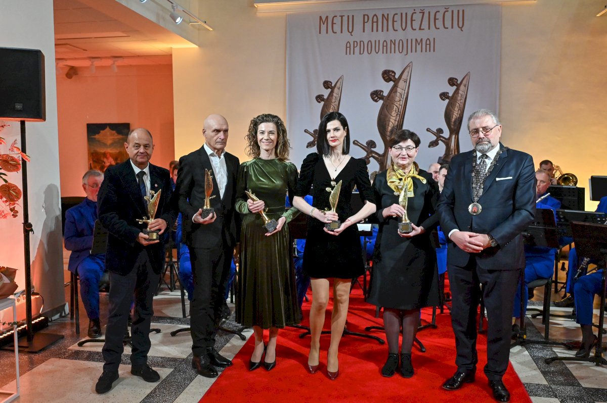 202312.15-::-pasveikinti-2023-iuju-metu-panevezieciai
