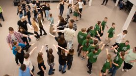 Šiaulių kultūros centre organizuojamas folklorinių šokių siautulys