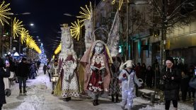 Trimis Karaliais bus palydėtos žiemos šventės: Šiauliuose žygiuos net Kupranugaris | Rolando Parafinavičiaus ir Liubov Yarmoshenko nuotr.