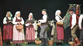 Žemaitėška rašta metā: folkloro ansamblis „Gondinga“ kvietė į premjerą „Juomarks“