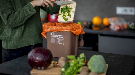 Maisto atliekoms rūšiuoti skirtas priemones bus galima atsiimti Kaziuko mugėje, šalia verslo centrų ir turgaviečių