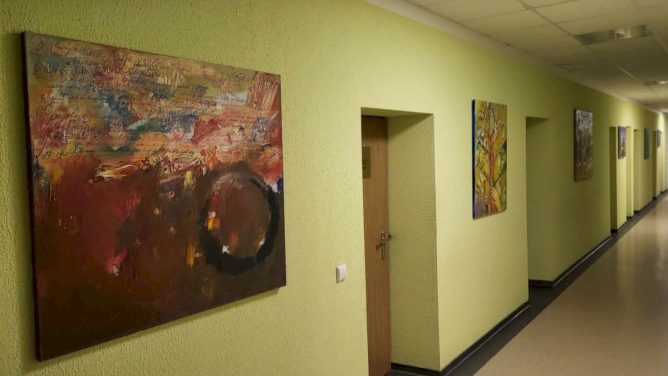 Respublikinėje Šiaulių ligoninėje – žymių dailininkų paveikslai