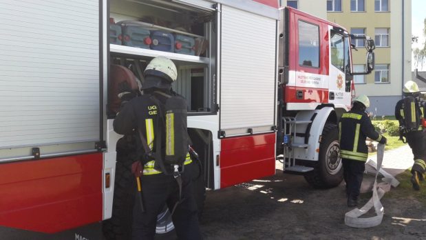 Alytaus ugniagesiams padėkojo už operatyviai ir profesionaliai užgesintą gaisrą
