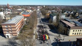 Kelmėje iškilminga eisena pagerbta Lietuvos Nepriklausomybės atkūrimo diena