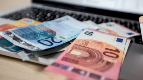 2025-metu-biudzetas:-kiek-„i-rankas“-gaus-pensininkas,-mokytojas,-prezidentas