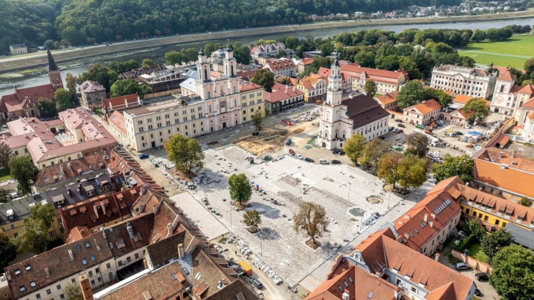 senamiestyje-–-darbymetis:-rotuses-aiksteje-iki-lapkricio-vidurio-uzdaromas-eismas-transportui