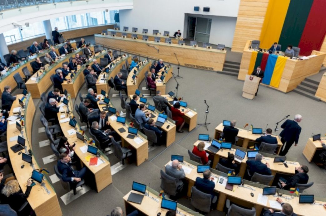 seimas-atmete-prezidento-veto-del-bausmiu-svelninimo-uz-piktnaudziavima