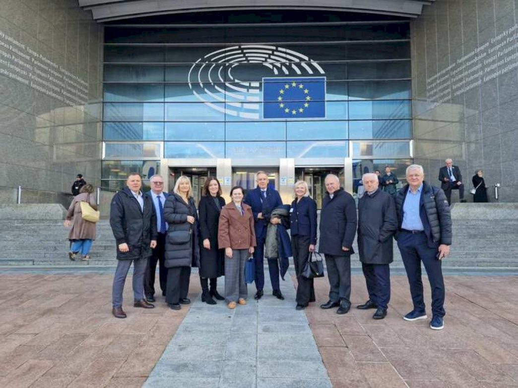 lppara-atstovai-briuselyje:-lietuvos-verslo-balsas-tarp-daugiau-nei-700-europos-imoniu