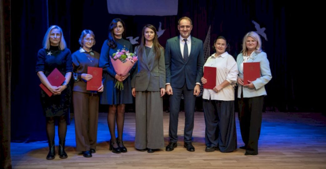 saltiniu-progimnazijos-50-mecio-svente:-tradicijos,-prisiminimai-ir-bendryste