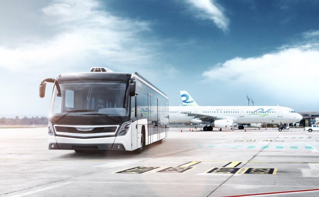 ilgai-lauktas-pokytis:-vilniaus-oro-uoste-kitamet-keleivius-ves-tik-elektriniai-autobusai