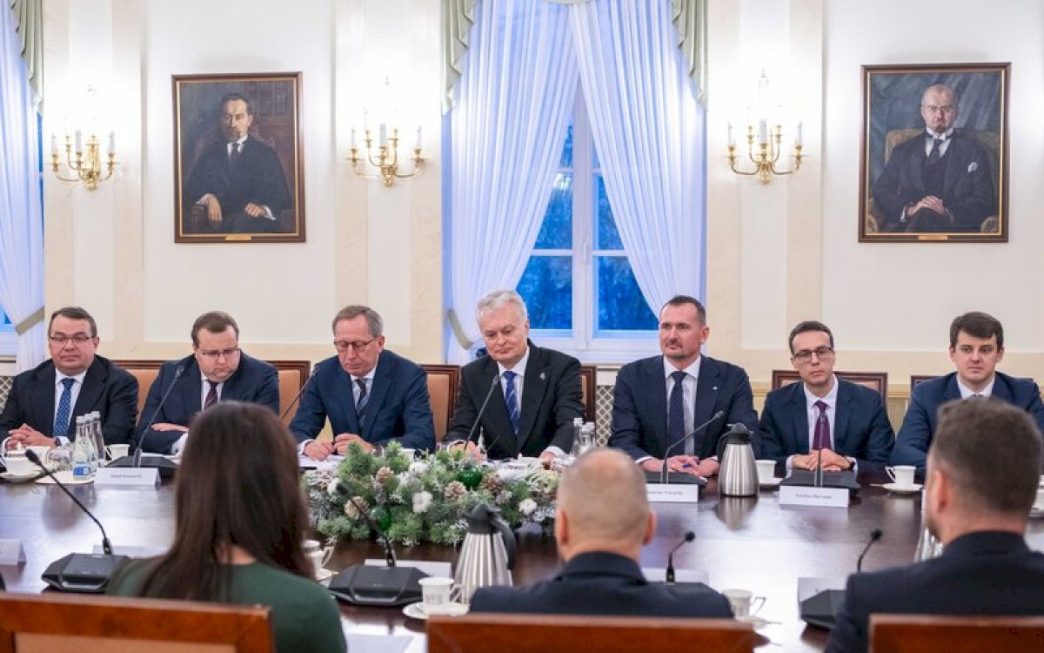 prezidentas:-skaidrumas-turi-tapti-kasdienes-politines-darbotvarkes-dalimi