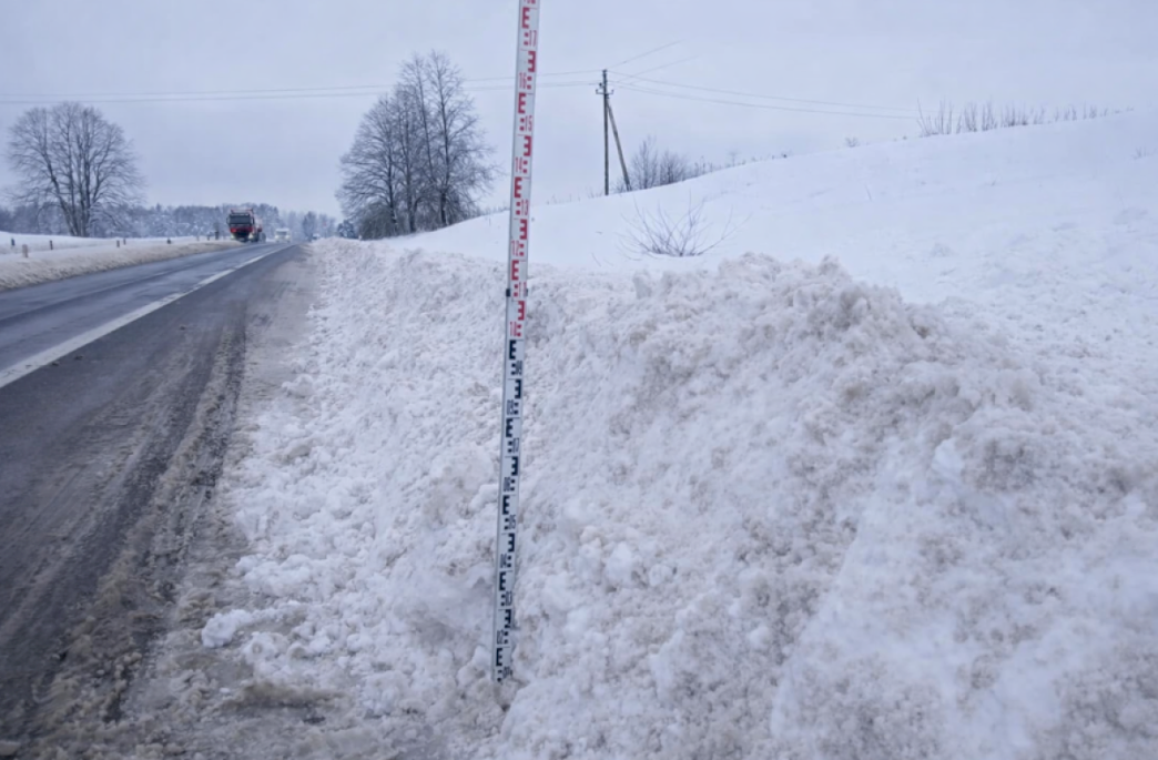 daugiau-nei-100-tukstanciu-kilometru:-kelininkai-dirba-paromis,-eismo-salygos-islieka-sudetingos
