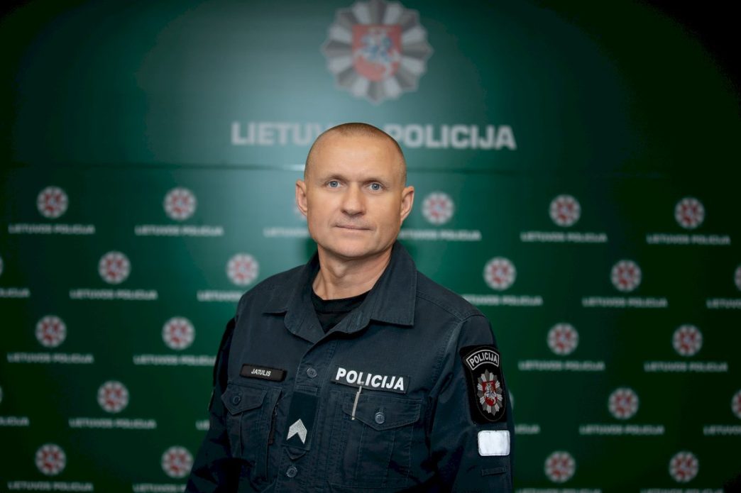 beveik-36-metus-trunkancios-tarnybos-policijoje-kriksta-pareigunas-virginijus-jatulis-patyre-per-sausio-13-osios-ivykius
