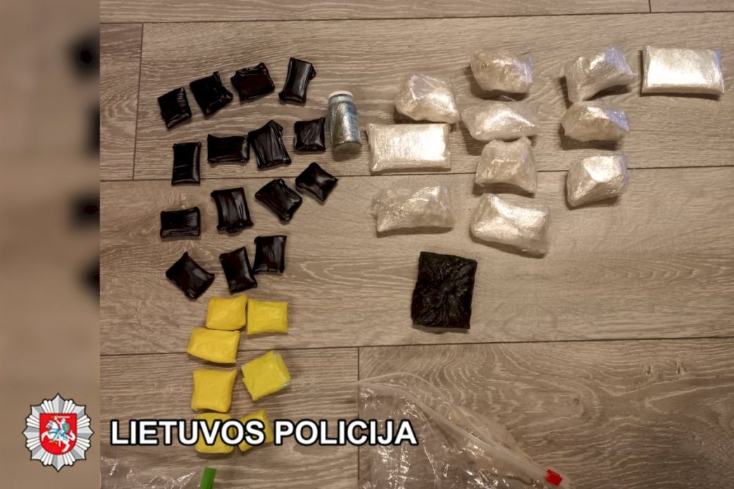 klaipedoje-sulaikytas-vyras-itariamas-platines-kvaisalus-dideliais-kiekiais