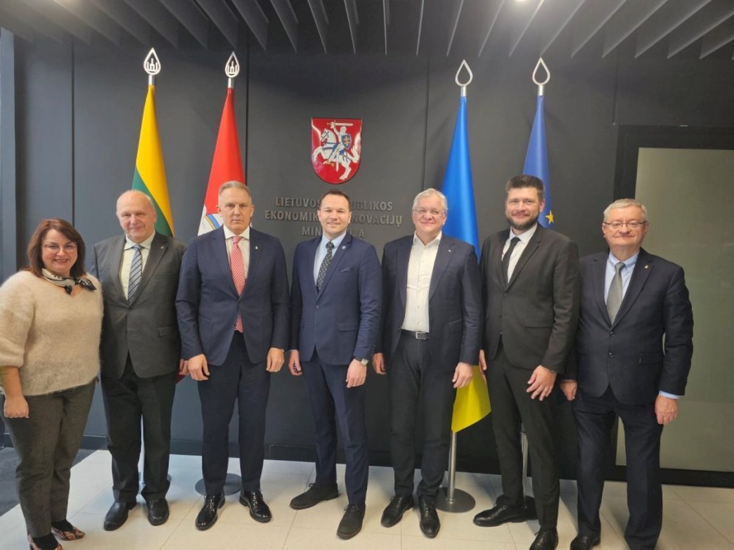 lietuvos-ppar-susitikimas-su-lr-ekonomikos-ir-inovaciju-ministru-e.-griksu