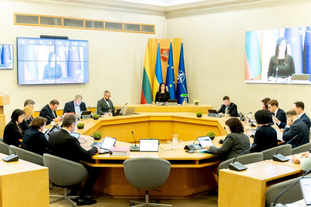 stipri-valstybe-–-ir-atsparumu-gresmems,-ir-socialine-gerove:-vyriausybe-teikia-siulymus-seimo-sesijai