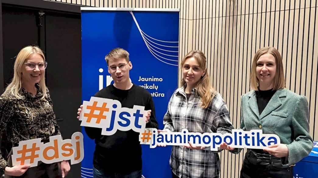 taurages-jaunimo-darbuotojai-dalyvavo-su-jaunimu-dirbanciu-asmenu-tinklo-susitikime