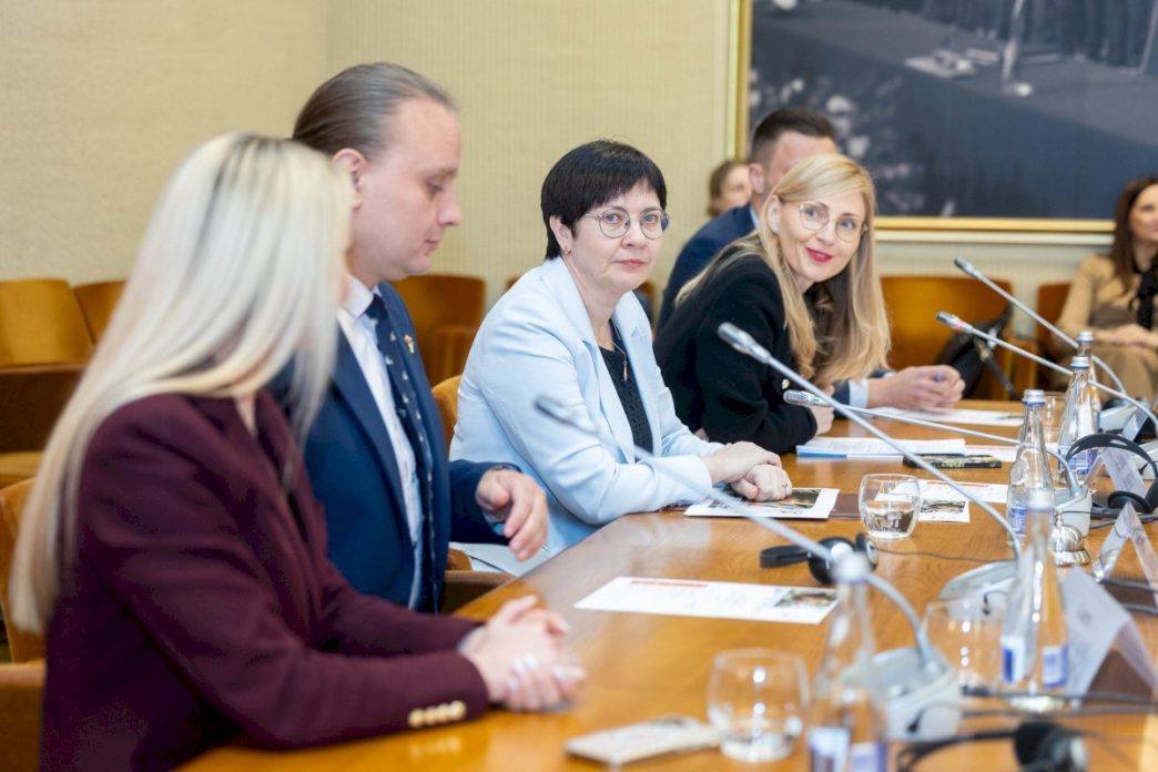 sportas-be-baimes:-seime-aptarta,-kaip-uztikrinti-saugia-aplinka-kiekvienam-vaikui