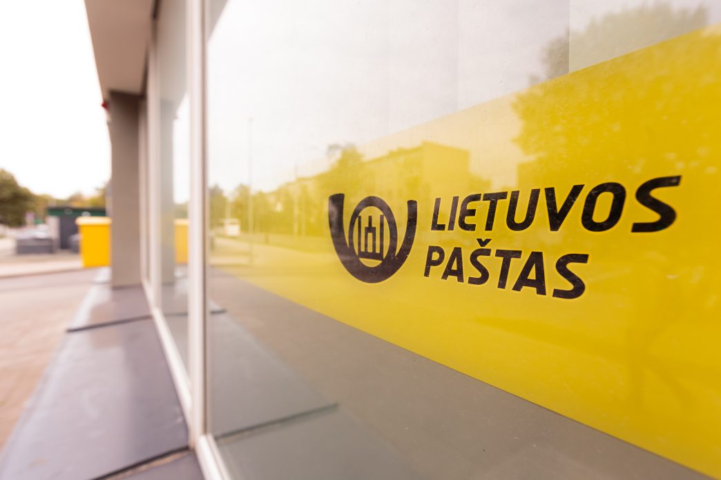 lietuvos-pastas-perspeja:-sukciai-vilioja-i-fintech-saskaitas