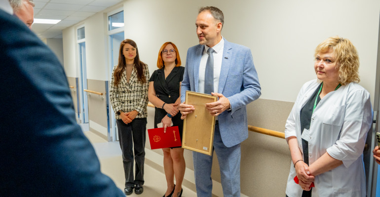 alytaus-ligonines-fizines-medicinos-ir-reabilitacijos-skyrius-grazintas-i-atnaujintas-patalpas