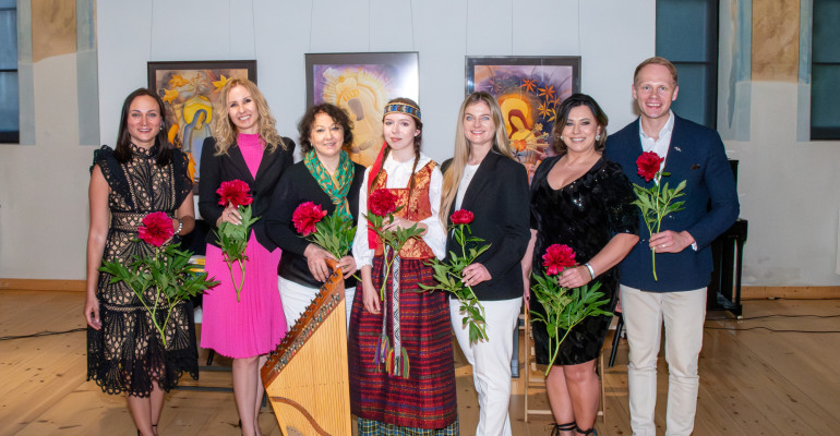 alytaus-ambasadoriai-sugrizo-i-alytu:-susitikimas-su-alytiskiais-apie-miesta-pasaulyje