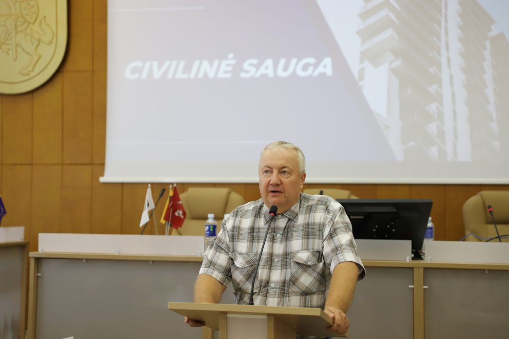 civilines-saugos-specialistas-adolfas-dembinskas:-„zinios-ir-pasirengimas-–-geriausia-investicija-i-savo-ir-artimuju-sauguma“