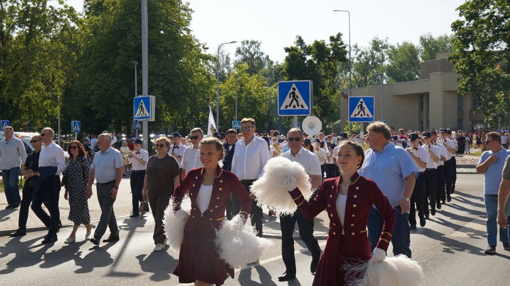vilkaviskio-miesto-svente-„mano-miestas-lietuvoj-irasytas“-subure-bendruomene-ir-dovanojo-gausybe-ispudziu