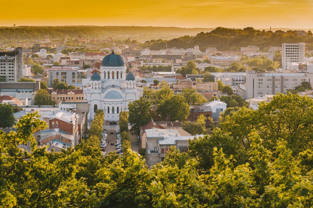 kaunas-turistu-akimis:-stabiliai-aukstas-pasitenkinimas-ir-aiskejantys-lukesciai
