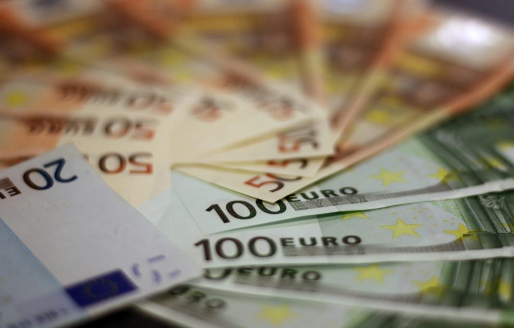 nuo-zodziu-prie-darbu:-vyriausybe-parama-zemes-ukiui-padvigubino-iki-20-mln.-euru