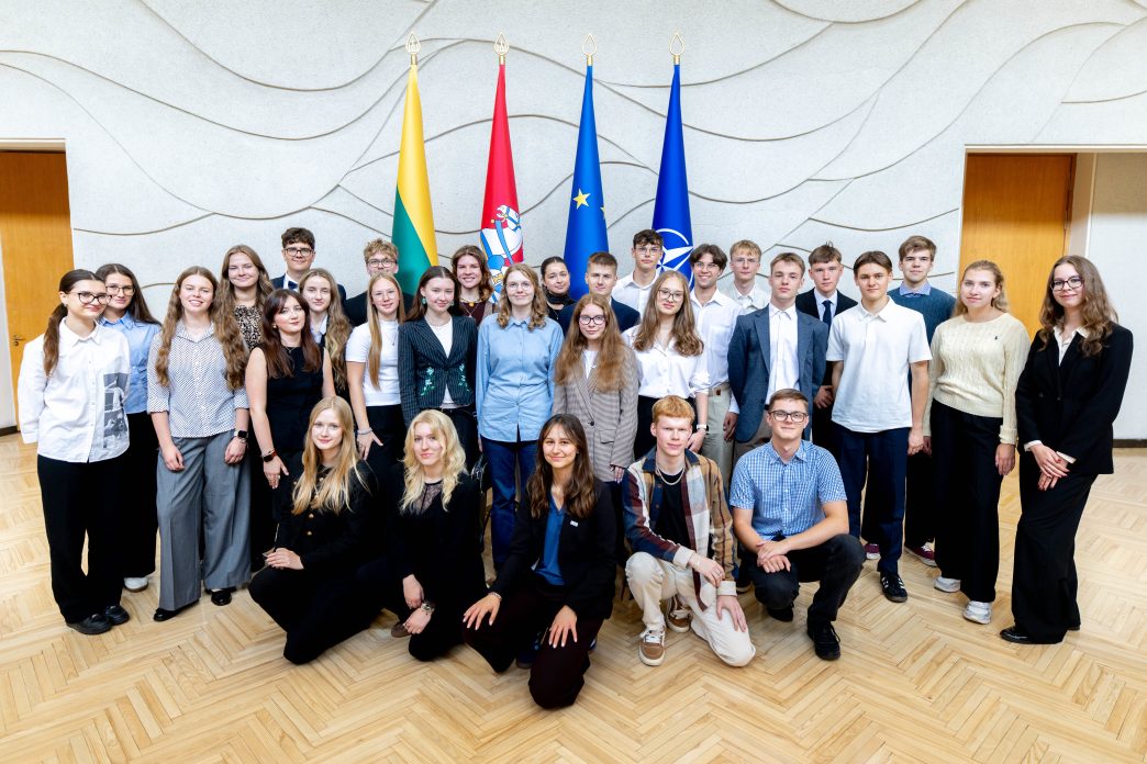 darba-pradejo-moksleiviu-ministru-kabinetas:-startuoja-projektas-„moksleiviai-–-i-vyriausybe“