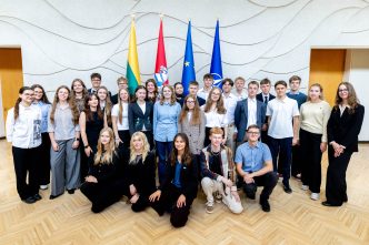 darba-pradejo-moksleiviu-ministru-kabinetas:-startuoja-projektas-„moksleiviai-–-i-vyriausybe“