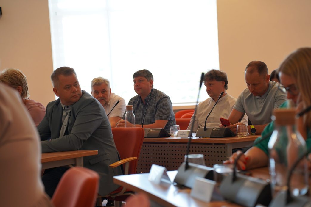 rugpjucio-26-d-1000-val.-saukiamas-taurages-rajono-savivaldybes-tarybos-posedis