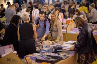vilnius-taps-literaturos-scena:-„knygu-aikste“-siemet-kvies-i-tris-miesto-erdves