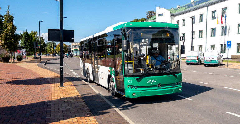 nuo-rugsejo-1-osios-i-alytaus-miesto-gatves-grizta-daugiau-autobusu:-keleiviu-laukia-ir-marsrutu-naujoves