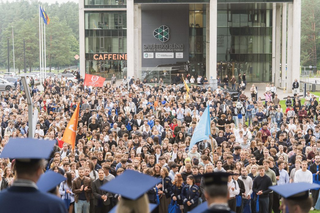 vilnius-tech-prasidejo-nauji-mokslo-metai:-studentus-kviete-buti-smalsiais,-drasiais-ir-kurti-ateiti-[fotogalerija]