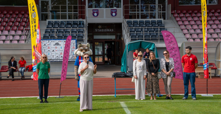 sportas-suvienijo:-alytaus-stadione-vyko-itraukusis-renginys-„futbolas-vienija“!