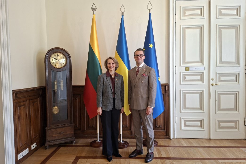kulturos-ministras-su-latvijos-ambasadore-aptare-artimiausius-bendradarbiavimo-zingsnius-ir-kulturos-srities-issukius