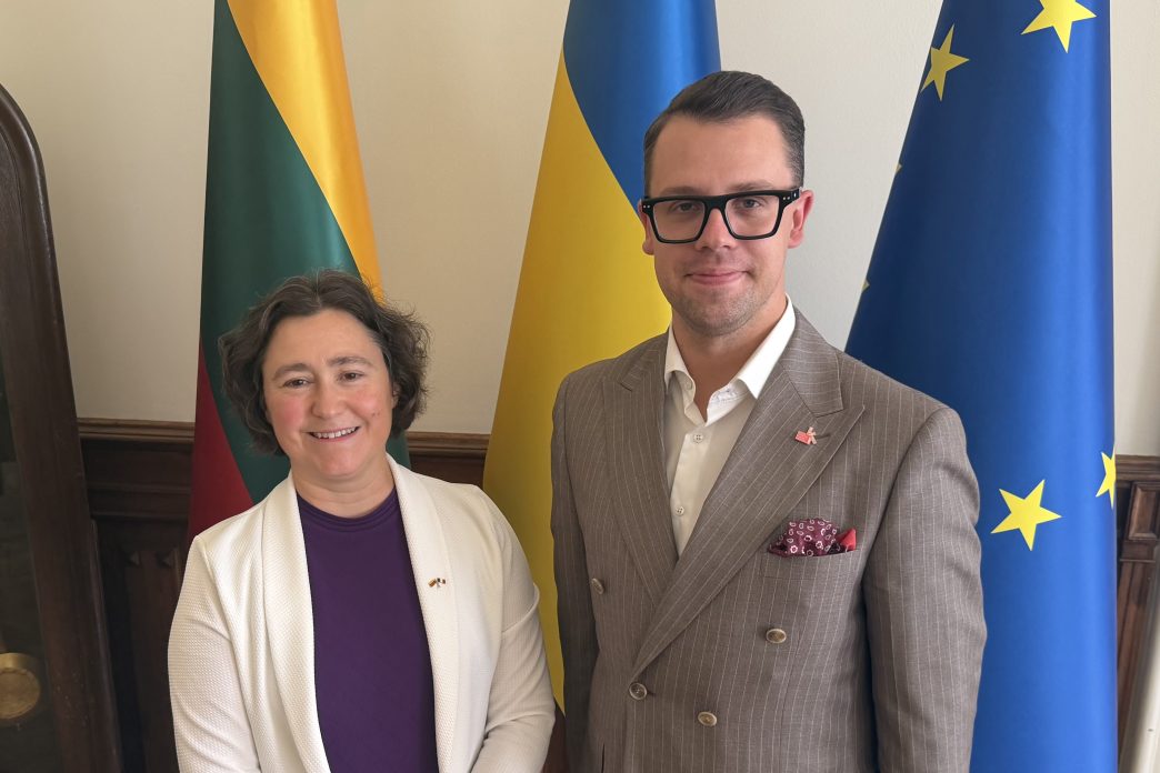 kulturos-ministras-su-prancuzijos-ambasadore-aptare-kulturos-partneryste-ir-artimiausius-bendrus-darbus
