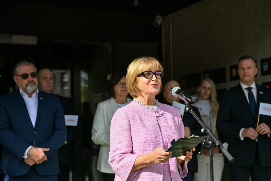 202609.12-::-panevezyje-iskilmingai-pakelta-miesto-veliava-–-523-iojo-gimtadienio-svente-tesiasi
