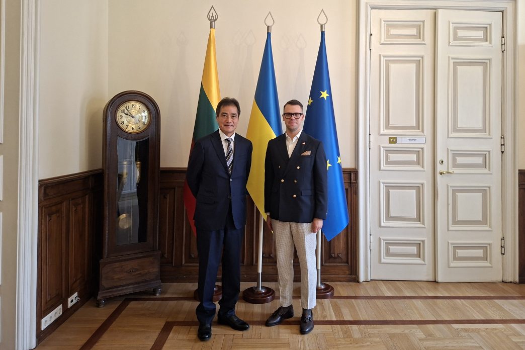 l.-alsys-su-japonijos-ambasadoriumi-aptare-bendrus-projektus-ir-auganti-kulturiniu-mainu-potenciala
