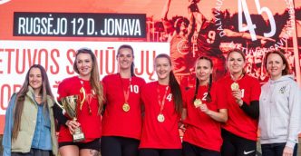 pergale,-kuria-sukure-visas-miestas:-alytus-–-pirmas-lietuvos-seniuniju-sporto-zaidynese!