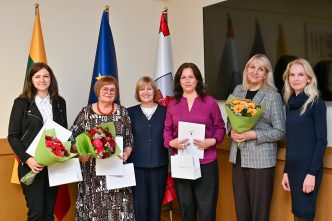 202609.23-::-panevezyje-pagerbti-graziausiai-aplinka-tvarkantys-miesto-gyventojai-ir-istaigos