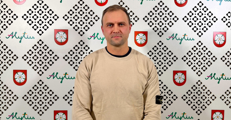 savivaldybes-parama-padeda-augti:-edgaro-„aukstas-kadras“-–-nuo-namu-silumos-inspekciju-iki-pagalbos-paieskos-tarnyboms