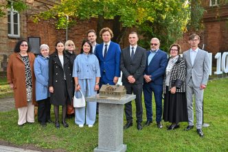 202609.30-::-panevezyje-iamzintas-notaru-jono-ir-algirdo-moigiu-atminimas