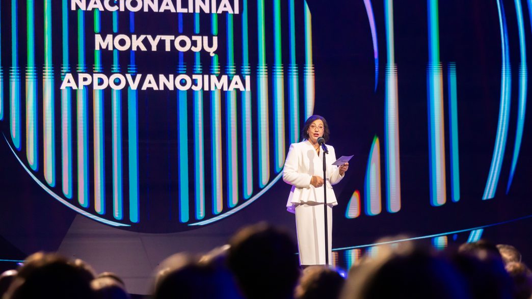 tarptautine-mokytoju-diena-pagerbti-iskilus-lietuvos-pedagogai-–-iteiktos-nacionalines-premijos