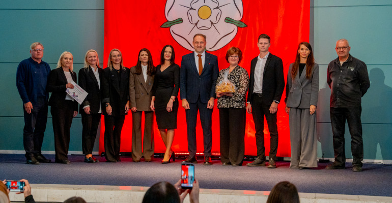 pamineta-vietos-savivaldos-diena-–-demesys-alytumi-besirupinantiems-savivaldybes-administracijos-darbuotojams