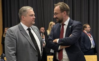 finansu-ministerija-ir-lietuvos-bankas-siulys-gyventojams-paprastesni-buda-skolinti-valstybei-ir-gauti-graza