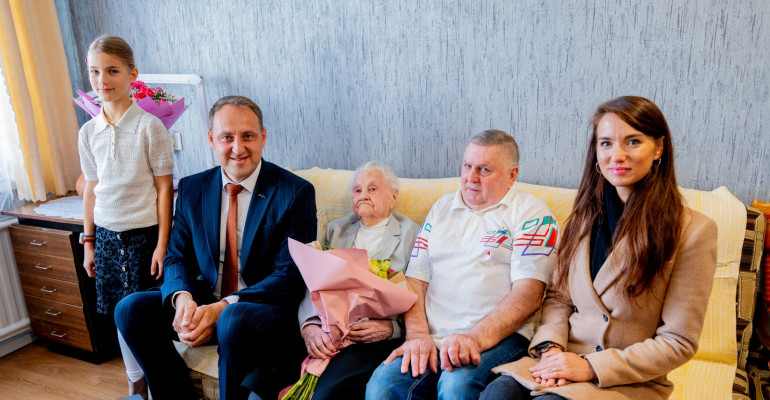 simtamete-alytiske-biruta-mikuleniene:-„vaistu-as-geriu-mazai.-kartais-isgeriu-kokia-tablete-nuo-skausmo“