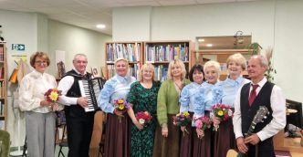 eilemis-ir-melodijomis-i-sirdi-–-jauki-rudens-popiete-vidzgirio-bibliotekoje