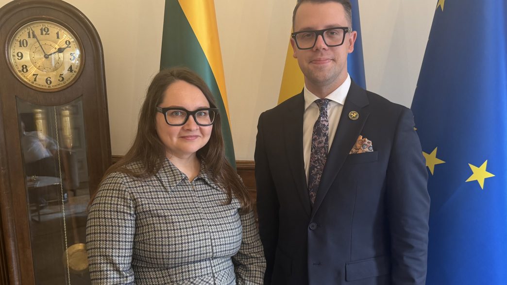 zurnalistu-saugumo-issukiai:-ieskoma-budu-tobulinti-ziniasklaidos-apsaugos-mechanizmus